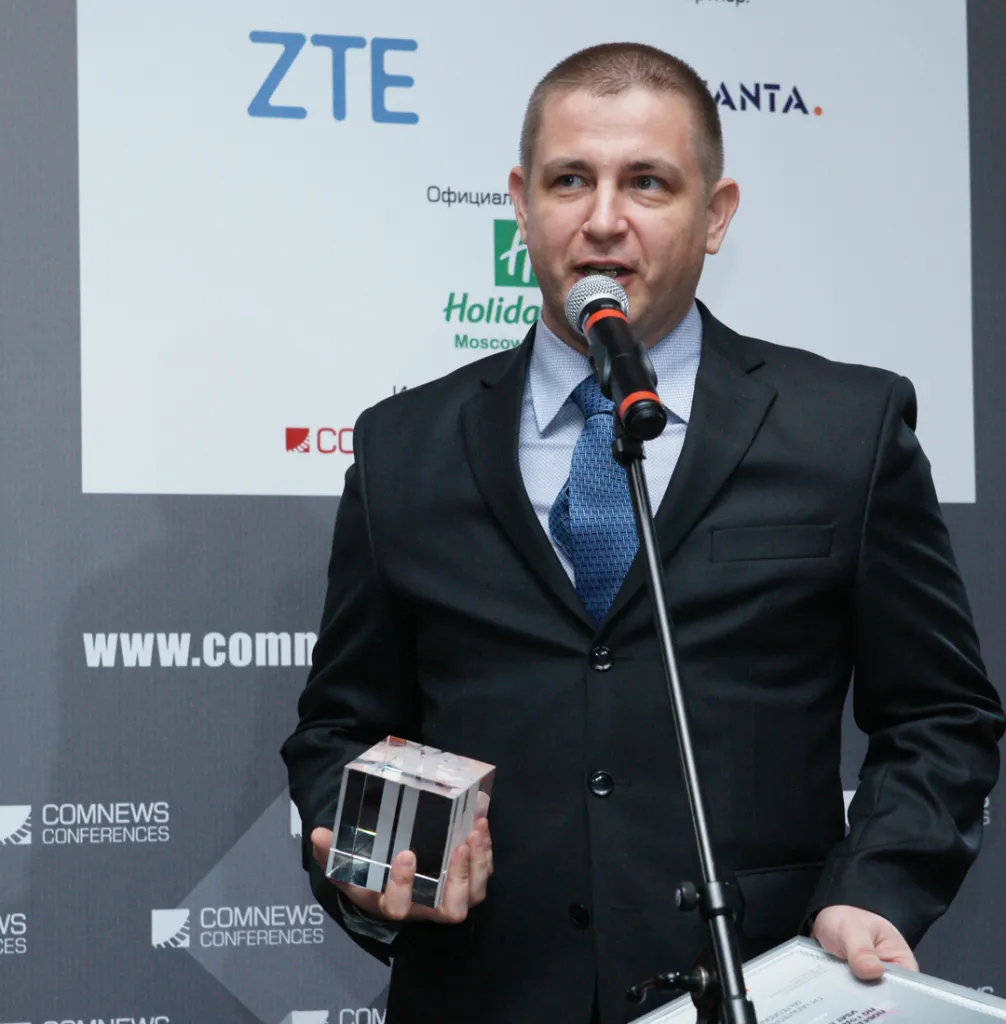  ComNew_AWARDS